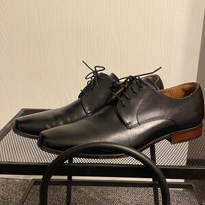 Florsheim Black Leather Oxfords